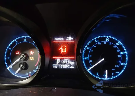 2014 Toyota Corolla S Plus z USA, uszkodzony, nr VIN 2T1BURHE2EC217645